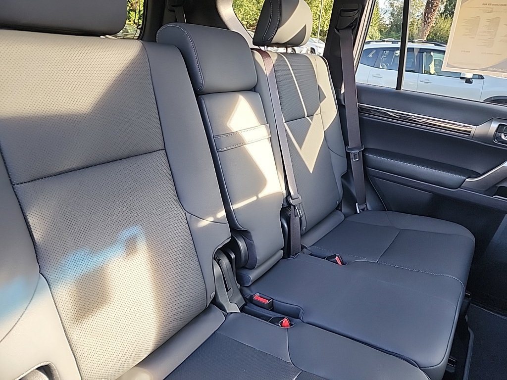 Certified 2023 Lexus GX 460 Premium w/ Premium Package AWD/4WD image 18