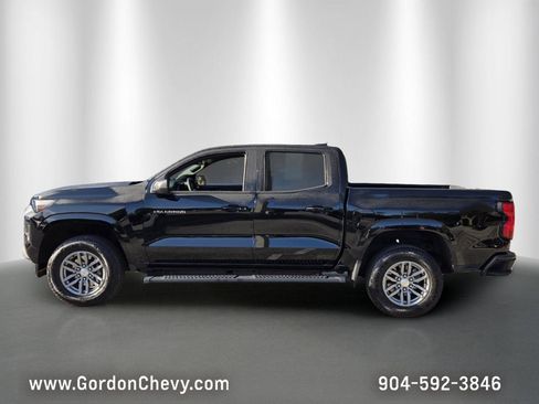 Used 2025 Chevrolet Colorado LT RWD image 2