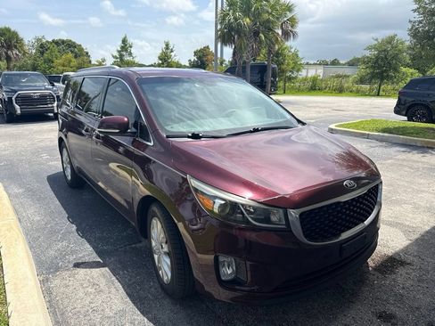 Used 2018 Kia Sedona EX FWD image 2