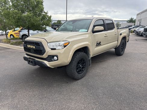 Used 2019 Toyota Tacoma SR5 AWD/4WD image 3