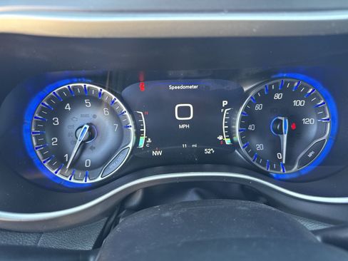 New 2026 Chrysler Pacifica Select AWD/4WD image 19