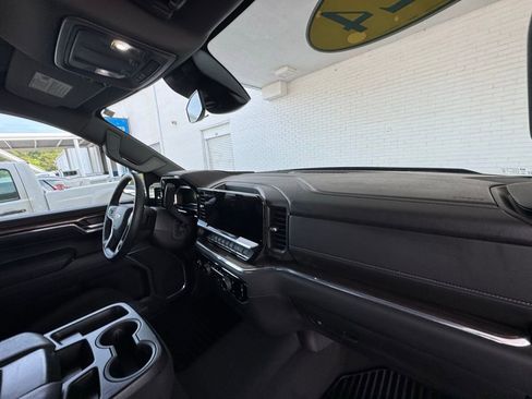 Used 2024 Chevrolet Silverado 1500 LT AWD/4WD image 18