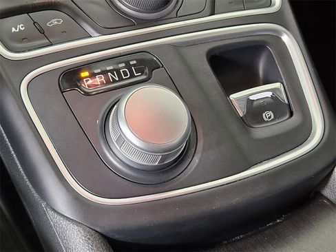 Used 2015 Chrysler 200 Limited w/ Convenience Group image 31