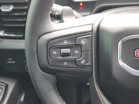 Used 2024 GMC Sierra 1500 AT4 w/ Technology Package image 24