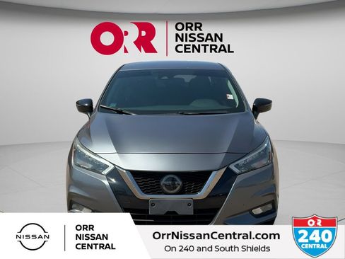 Used 2021 Nissan Versa SR w/ Convenience Package FWD image 2