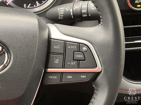 Used 2024 Toyota Highlander XSE image 15