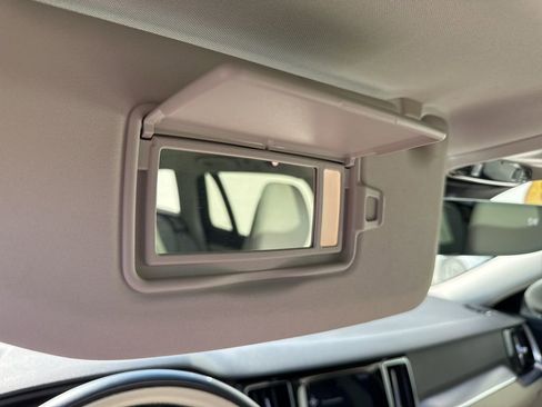 Used 2020 Volvo V60 T5 Cross Country image 31