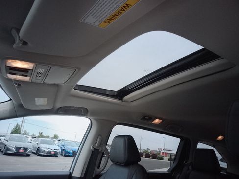 Used 2025 Honda Odyssey EX-L image 10