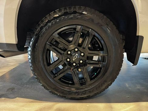 Used 2024 Chevrolet Silverado 1500 Custom w/ Turbomax Blackout Package AWD/4WD image 26