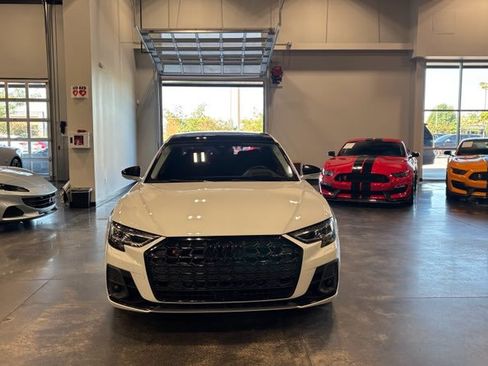 Used 2023 Audi S8 AWD/4WD image 3