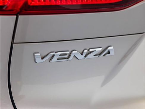 Used 2022 Toyota Venza XLE AWD/4WD image 33
