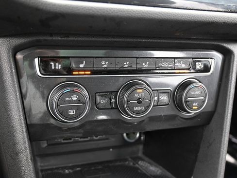 Used 2020 Volkswagen Tiguan SE R-Line image 19