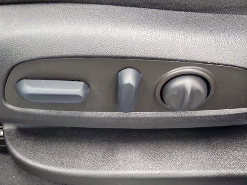 Used 2022 Chevrolet Equinox LT FWD image 23