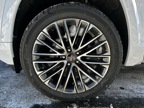 New 2026 GMC Terrain Denali w/ LPO, Black Badging Package image 8