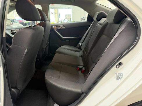 Used 2013 Kia Forte EX FWD image 13