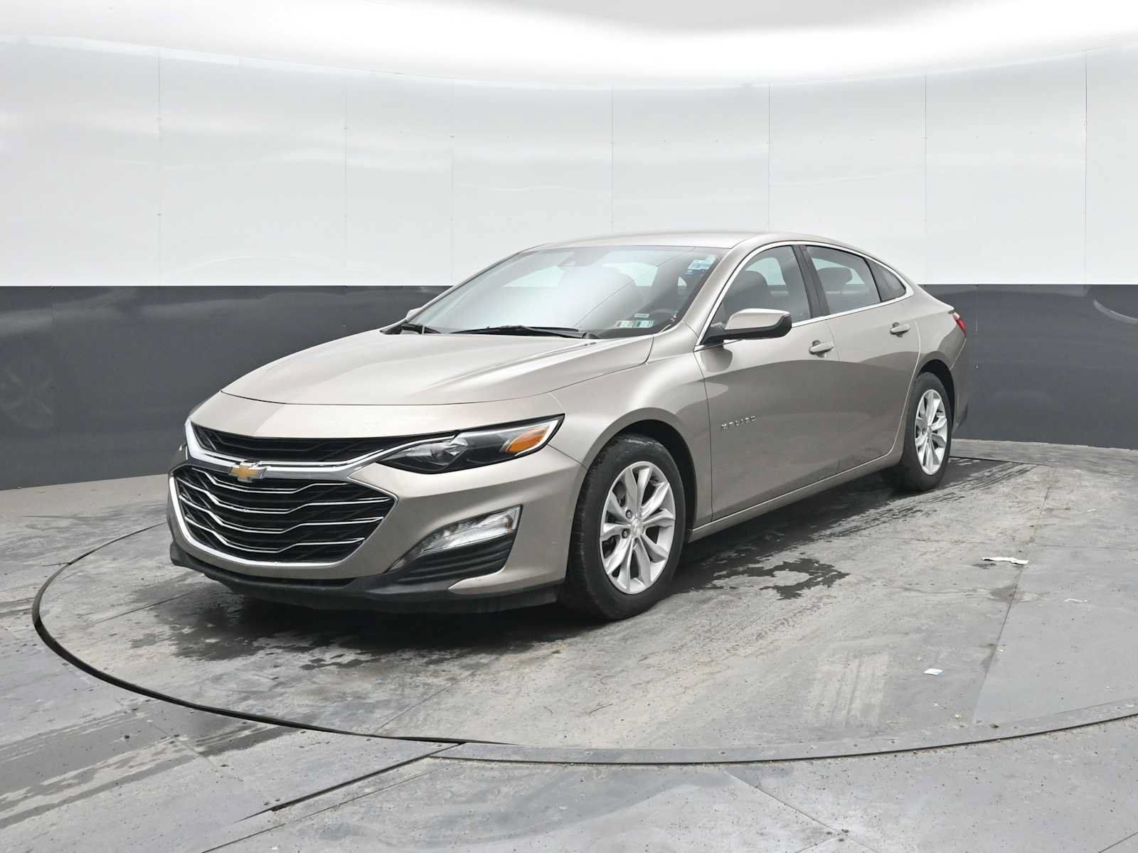 Used 2025 Chevrolet Malibu LT FWD image 5