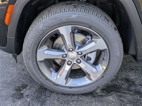 New 2026 Jeep Grand Cherokee Limited AWD/4WD image 35