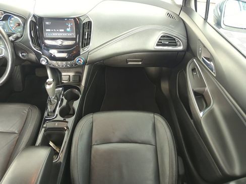 Used 2017 Chevrolet Cruze Premier FWD image 15