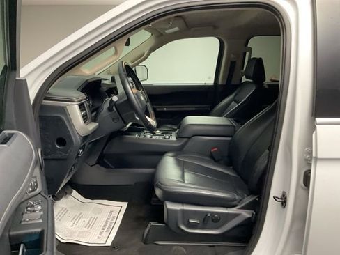 Used 2024 Ford Expedition XLT image 14