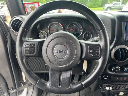 Used 2017 Jeep Wrangler Unlimited Sport w/ Connectivity Group AWD/4WD image 25