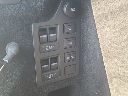 Used 2018 Land Rover Discovery HSE AWD/4WD image 43