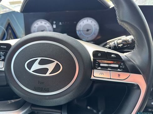 Certified 2025 Hyundai Elantra SEL FWD image 24