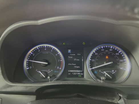 Used 2019 Toyota Highlander Limited Platinum image 21