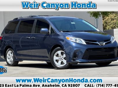 Used 2020 Toyota Sienna LE w/ LE Preferred Package