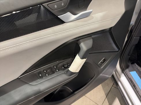 New 2026 Volkswagen Tiguan SE image 10