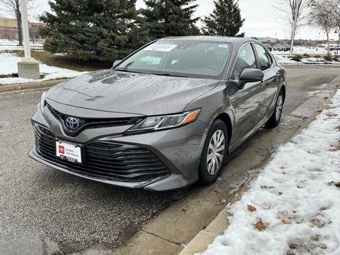 Certified 2020 Toyota Camry LE image 35