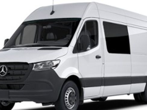 Used 2021 Mercedes-Benz Sprinter 4500 image 1