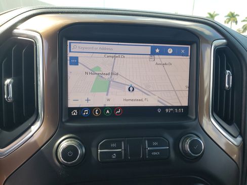 Used 2019 Chevrolet Silverado 1500 High Country w/ Technology Package image 10