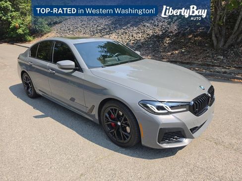 Used 2022 BMW 530i xDrive w/ M Sport Package AWD/4WD image 3
