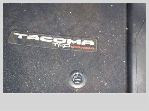 Used 2019 Toyota Tacoma TRD Off-Road image 40