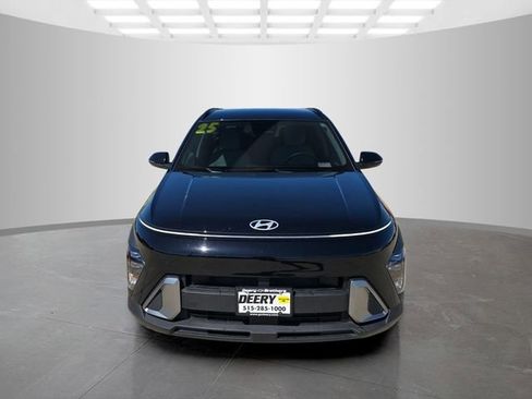 Used 2025 Hyundai Kona SEL AWD/4WD image 3
