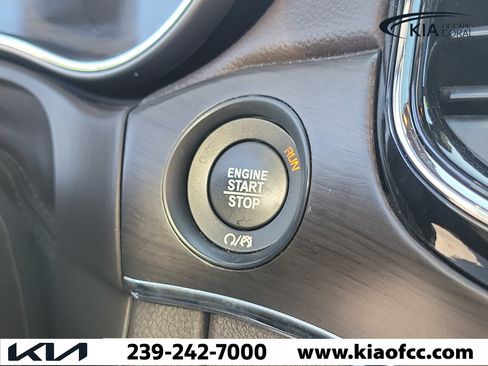Used 2019 Jeep Grand Cherokee Overland AWD/4WD image 29