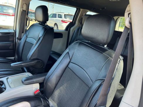 Used 2018 Dodge Grand Caravan SXT FWD image 26