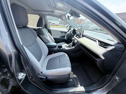 Used 2021 Toyota RAV4 XLE w/ Convenience Package AWD/4WD image 11