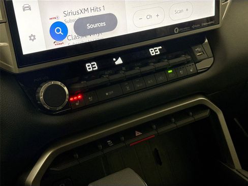 Used 2024 Toyota Tundra Limited image 26