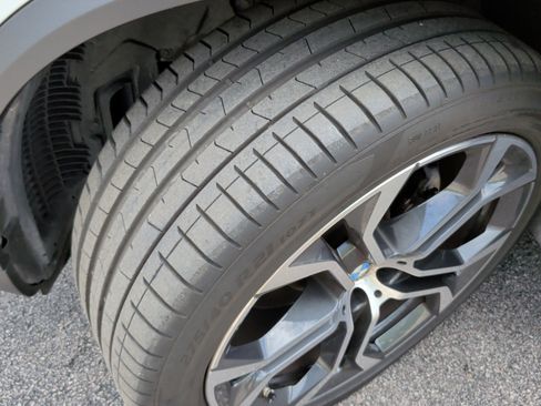 Used 2022 BMW X5 sDrive40i w/ Premium Package image 13