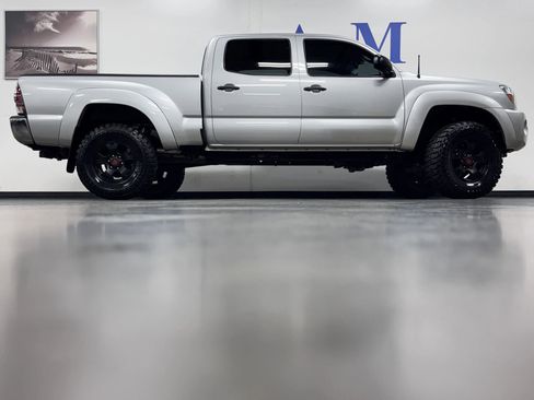 Used 2011 Toyota Tacoma 4x4 Double Cab w/ SR5 Pkg #2 w/JBL Audio image 3
