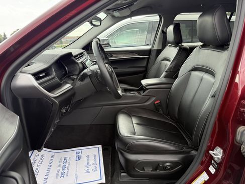 Used 2022 Jeep Grand Cherokee L Limited image 11