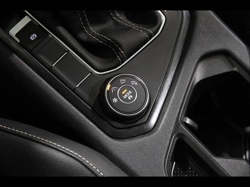 Certified 2024 Volkswagen Tiguan SE R-Line AWD/4WD image 15