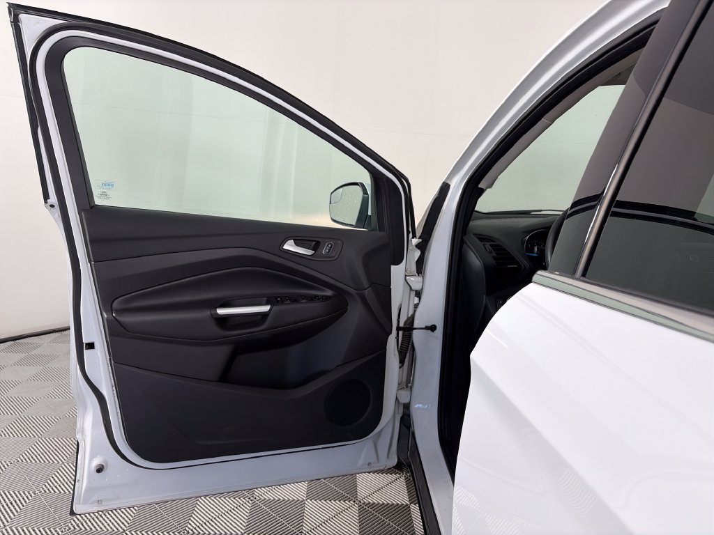 Used 2017 Ford Escape SE AWD/4WD image 9