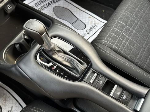 Used 2024 Honda HR-V LX image 15