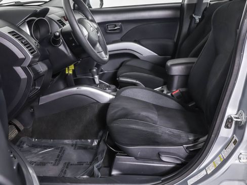 Used 2009 Mitsubishi Outlander ES image 19