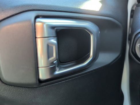 Certified 2021 Jeep Wrangler Sport image 15