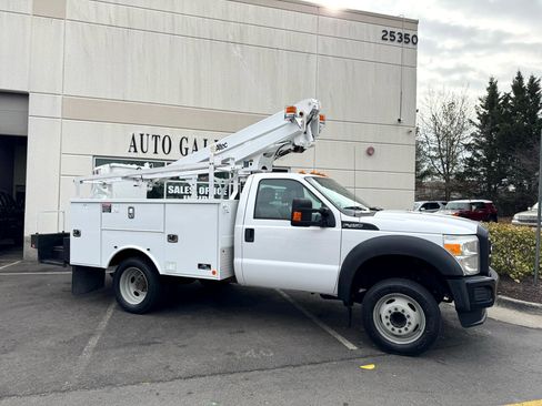 Used 2015 Ford F450 XL w/ Power Equipment Group image 2