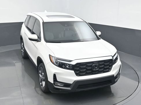 Used 2023 Honda Passport EX-L image 3