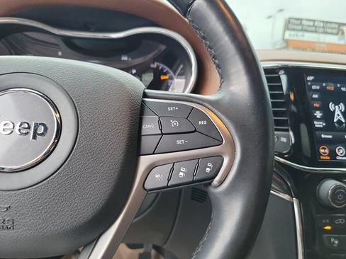 Used 2020 Jeep Grand Cherokee Overland AWD/4WD image 20